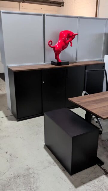 Wir könnnen auch schwarz🖤#holsab #blackisbeautiful❤️ #lagerverkauf #büromöbel #ergonomie